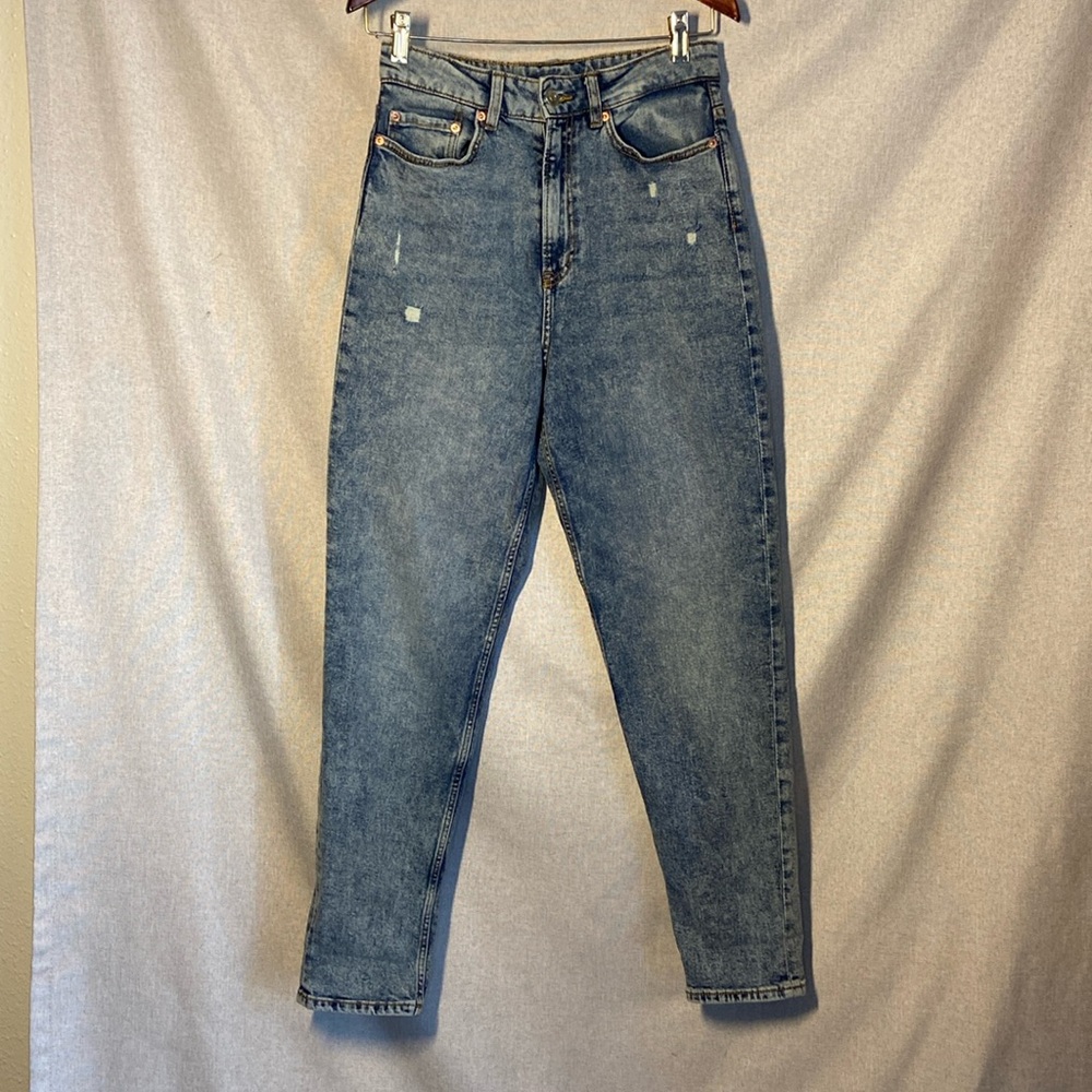 Divided H&M Jeans Women's Distressed High Rise. Size 6